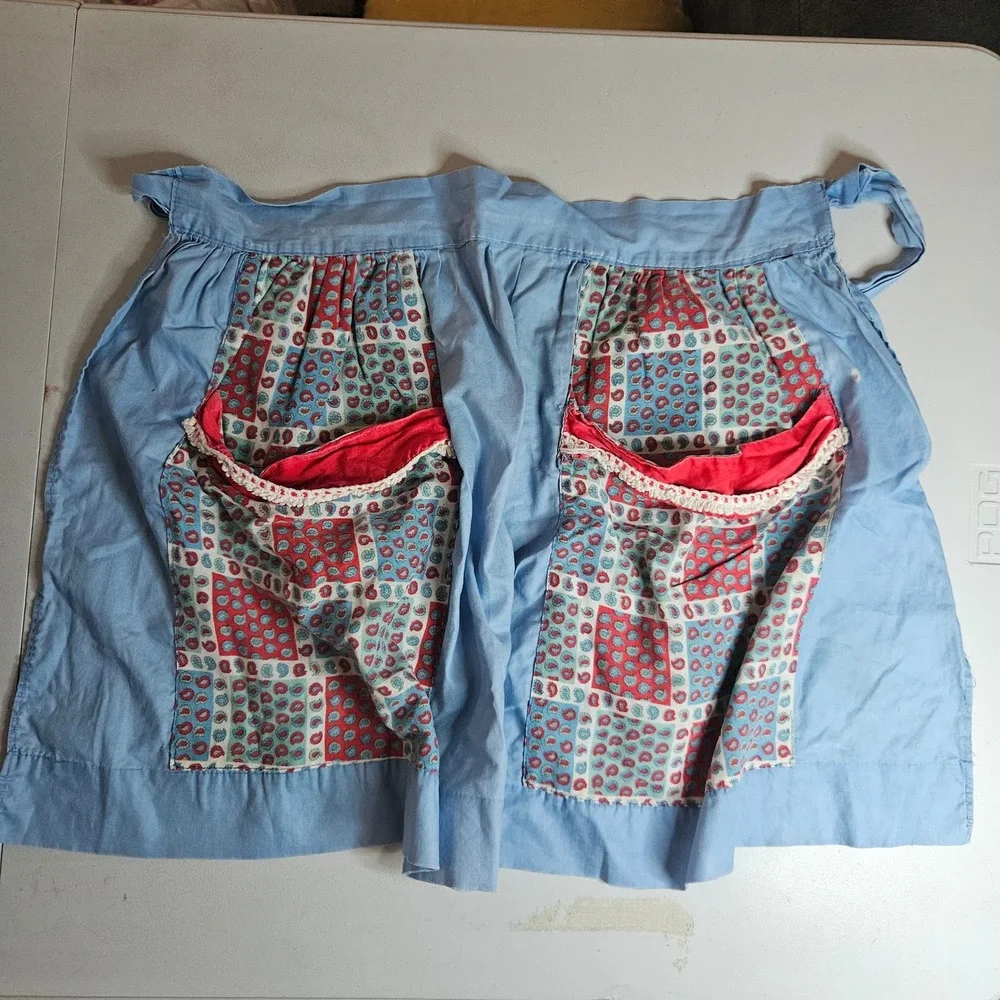 Vtg Handmade Half‎ Apron Blue Cotton Paisley Print Pockets Crochet Trim Retro